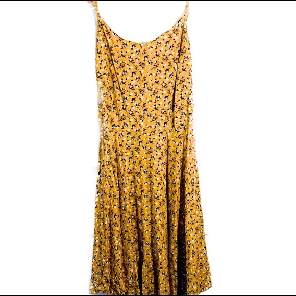 Old Navy Dresses & Skirts - Old Navy Yellow Floral Dress w/ Smocked Back M